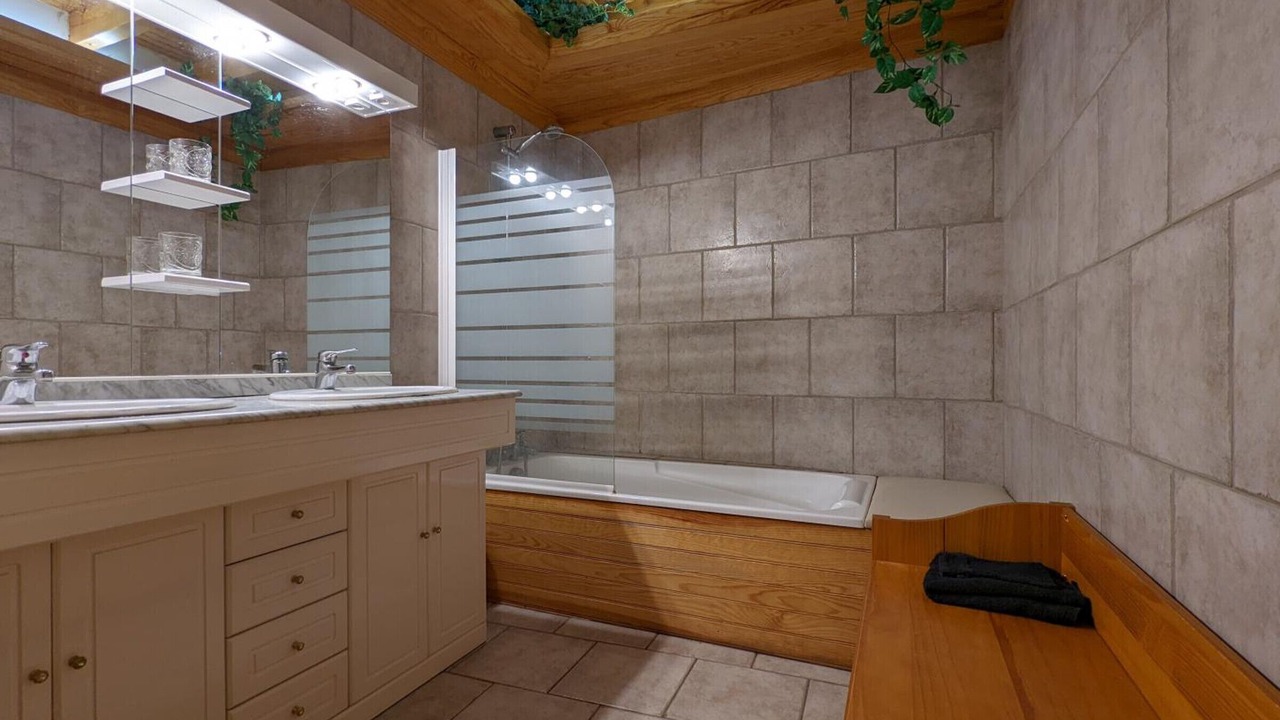 Photo of Bathroom in Charras