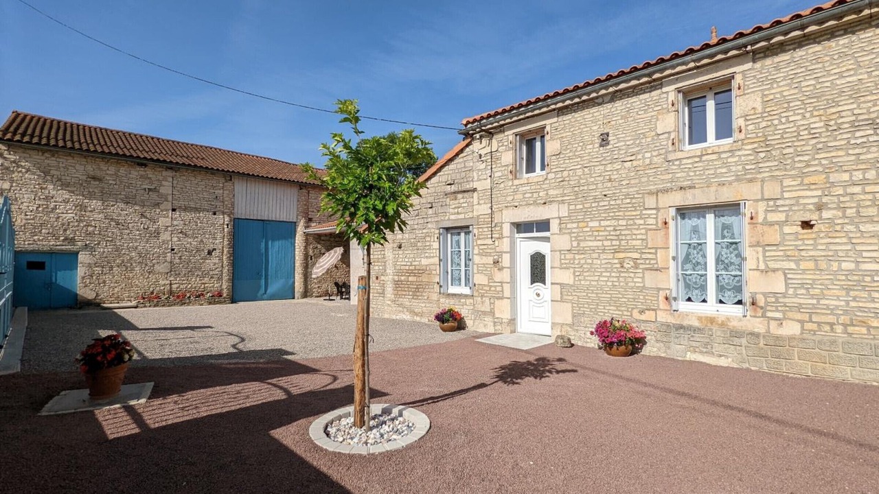 Photo of Outdoor in Puyreaux