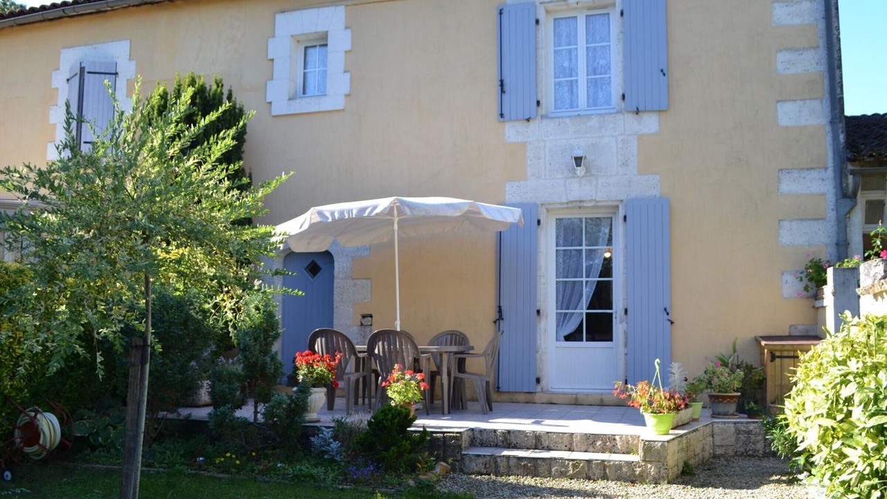 Photo of Outdoor in Saint-Genis-d'Hiersac