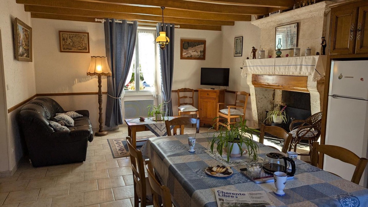 Photo of Livingroom in Saint-Genis-d'Hiersac
