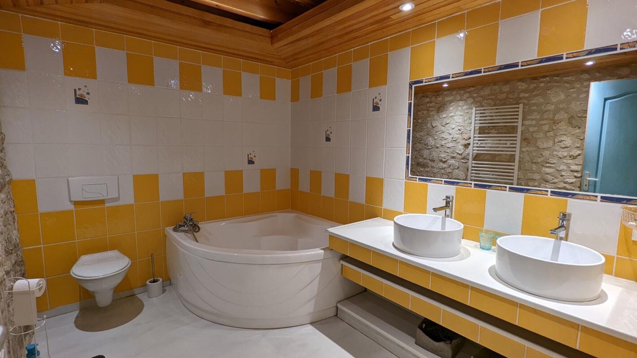 Photo of Bathroom in Charras