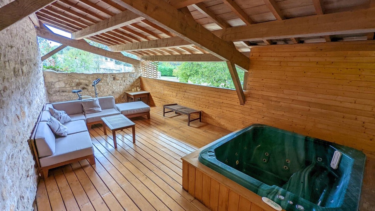 Photo of Outdoor in Charras