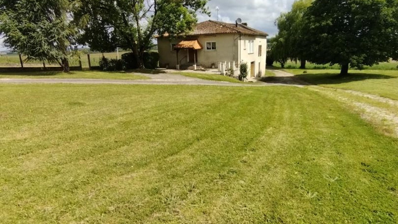 Photo of Outdoor in Blanzaguet-Saint-Cybard