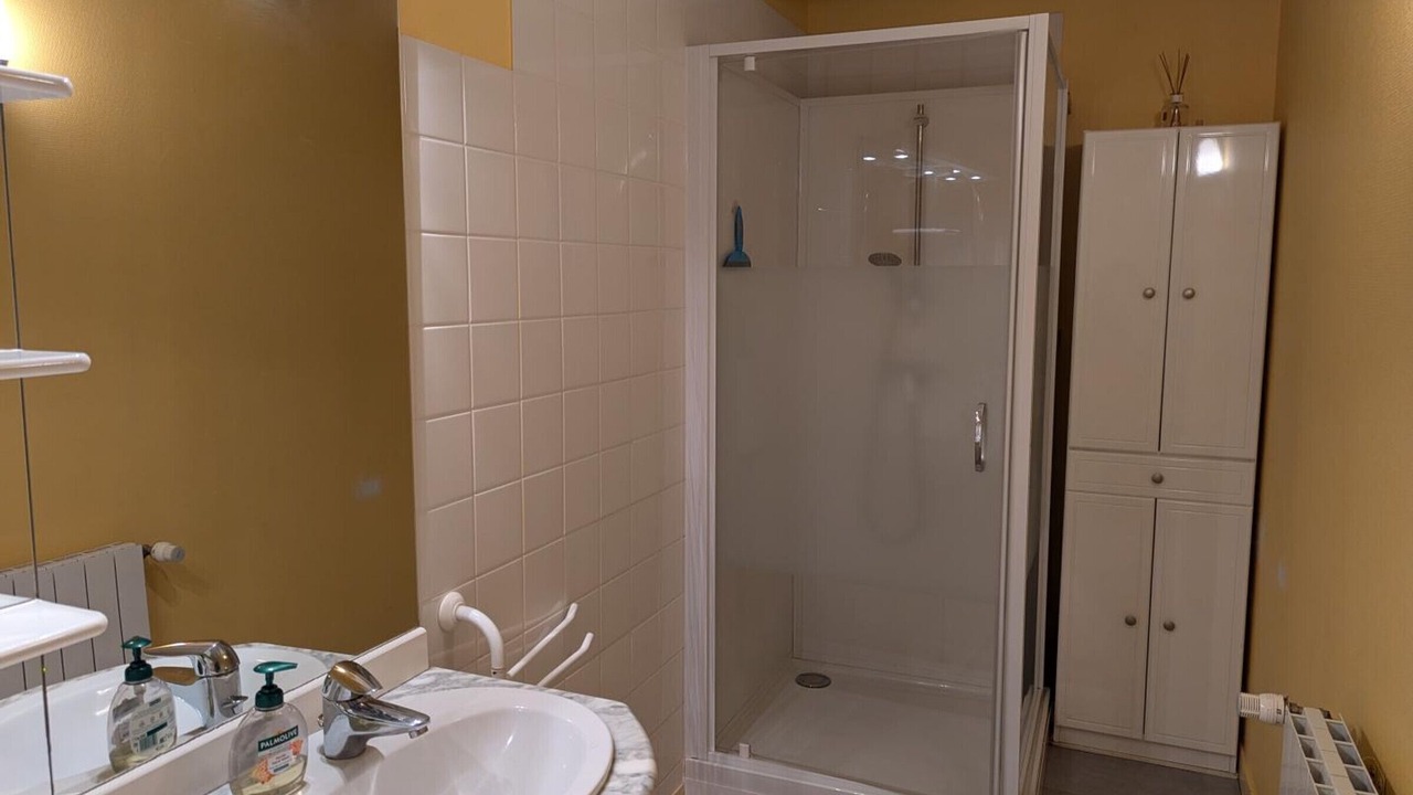 Photo of Bathroom in Saint-Cybardeaux