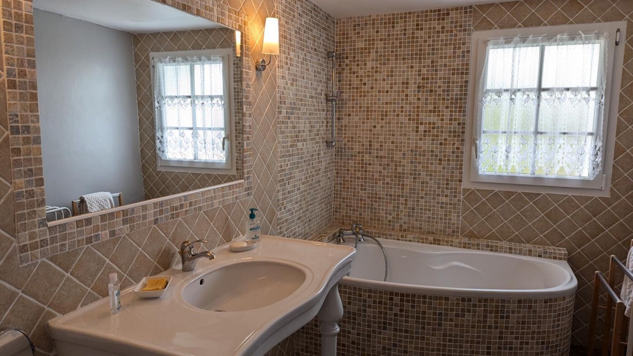 Photo of Bathroom in Saint-Angeau