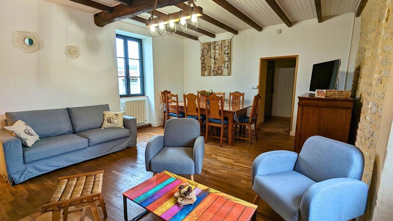 Photo of Livingroom in Val-des-Vignes