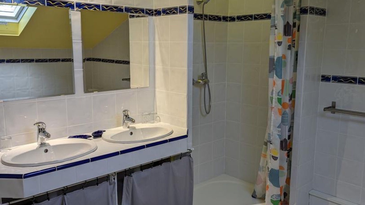 Photo of Bathroom in Combiers