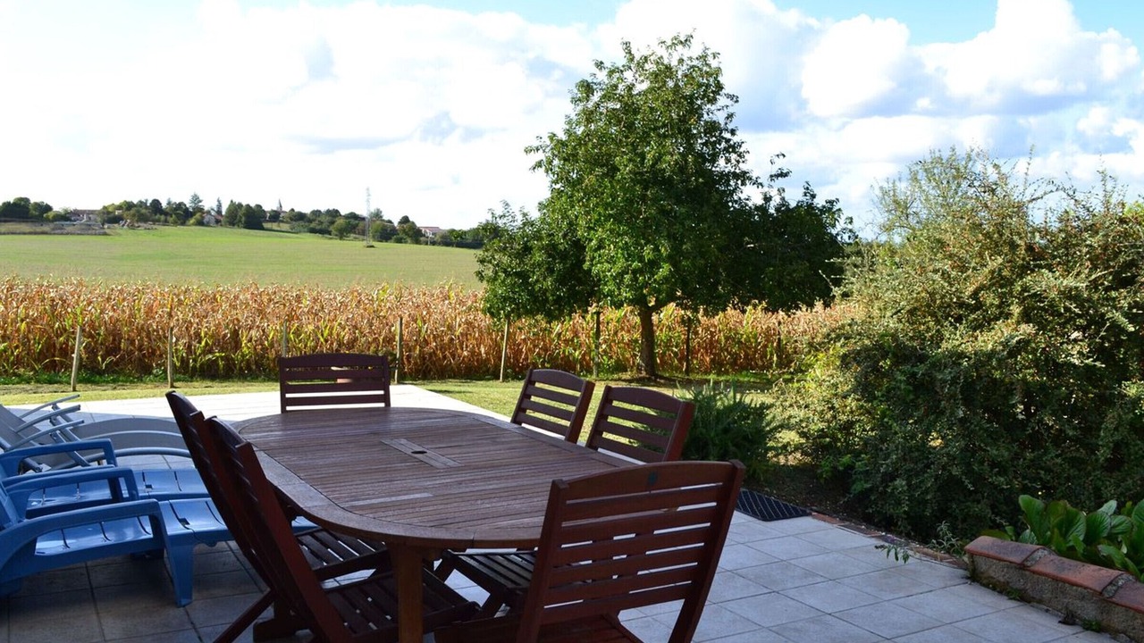 Photo of Outdoor in Bellon