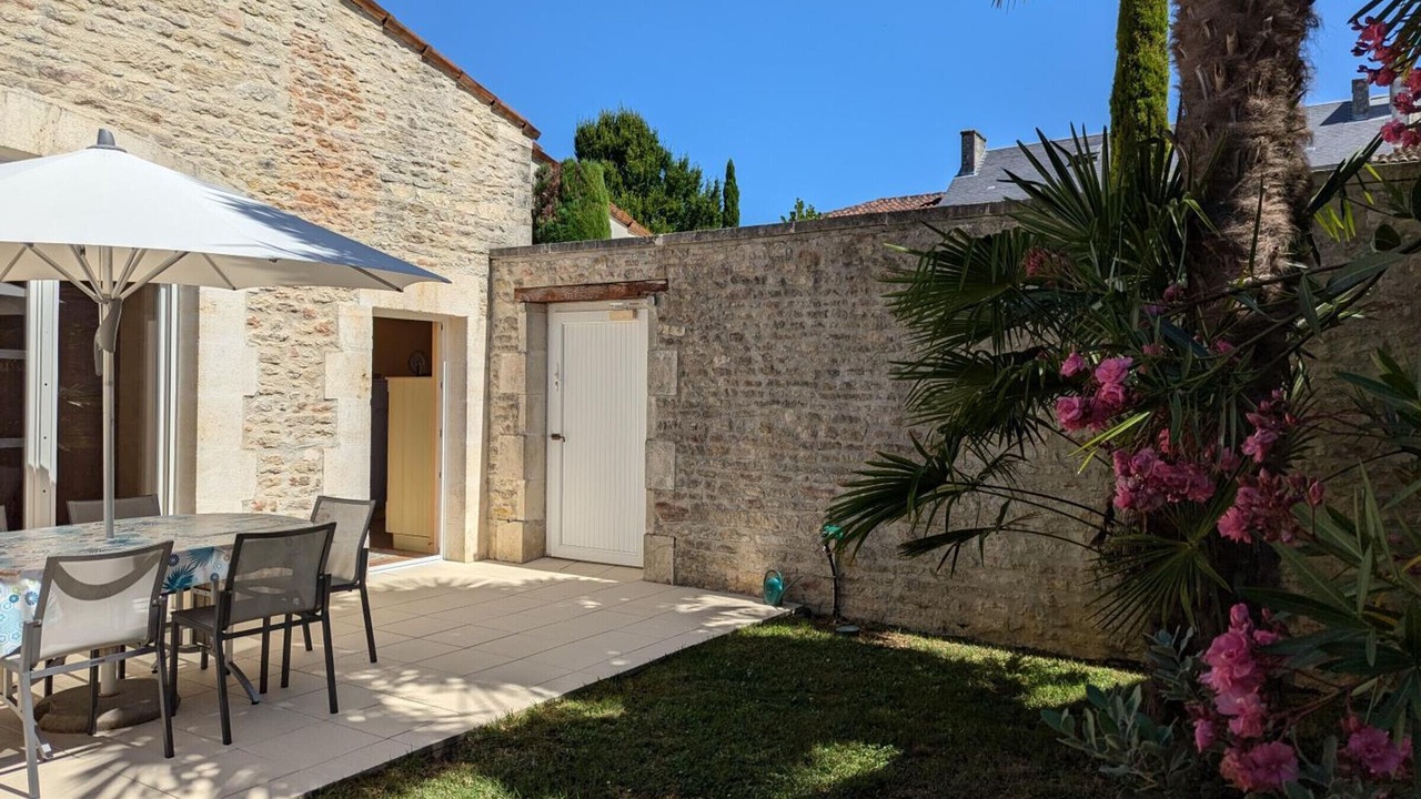 Photo of Outdoor in Saint-Cybardeaux