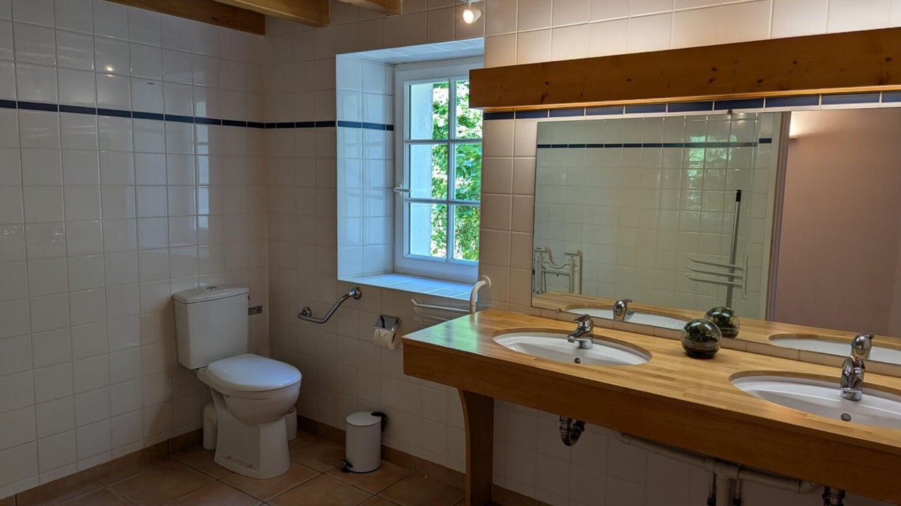 Photo of Bathroom in Saint-Cybardeaux