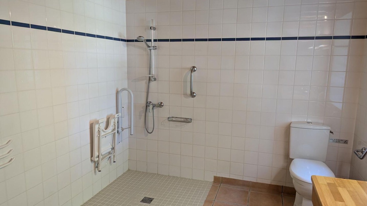Photo of Bathroom in Saint-Cybardeaux