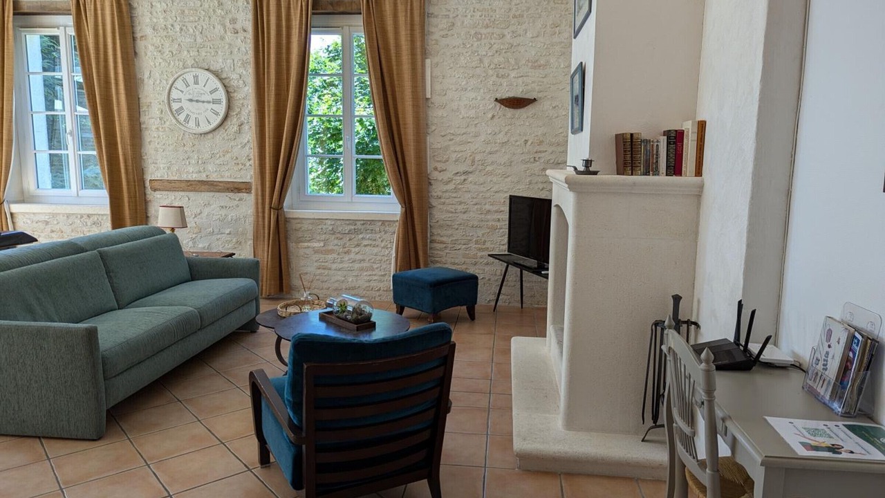 Photo of Livingroom in Saint-Cybardeaux