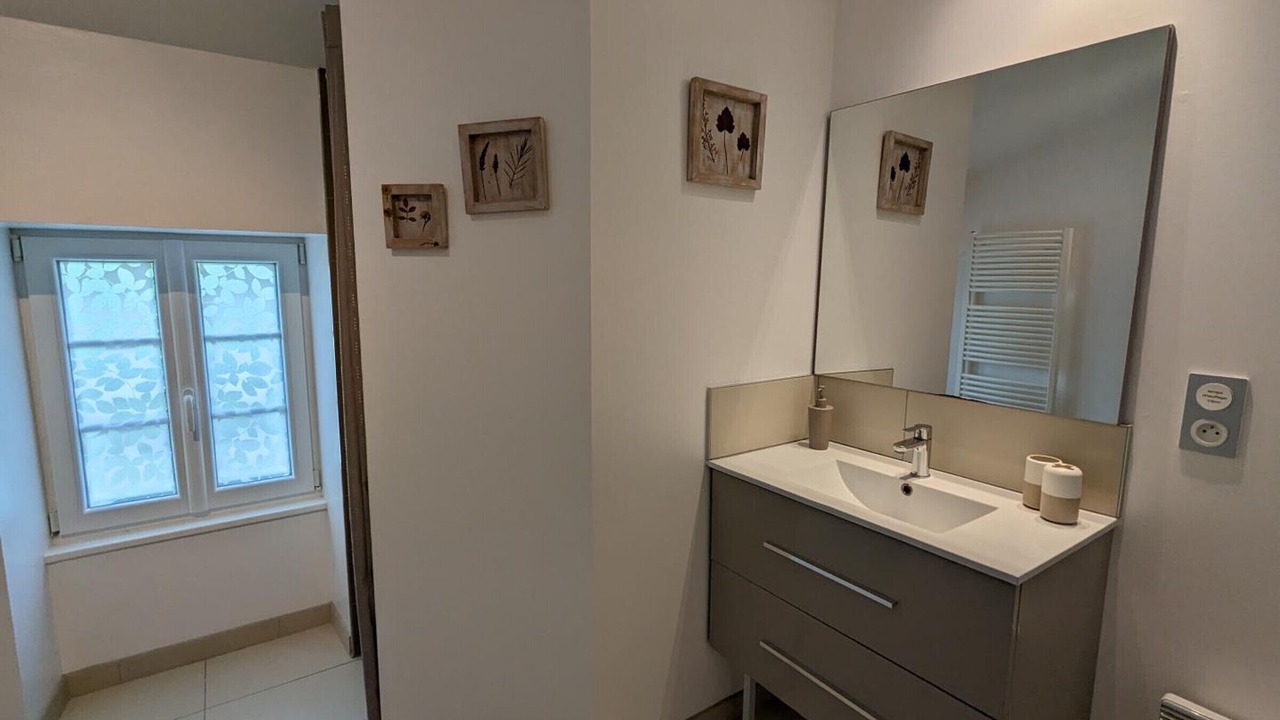 Photo of Bathroom in Salles-de-Barbezieux