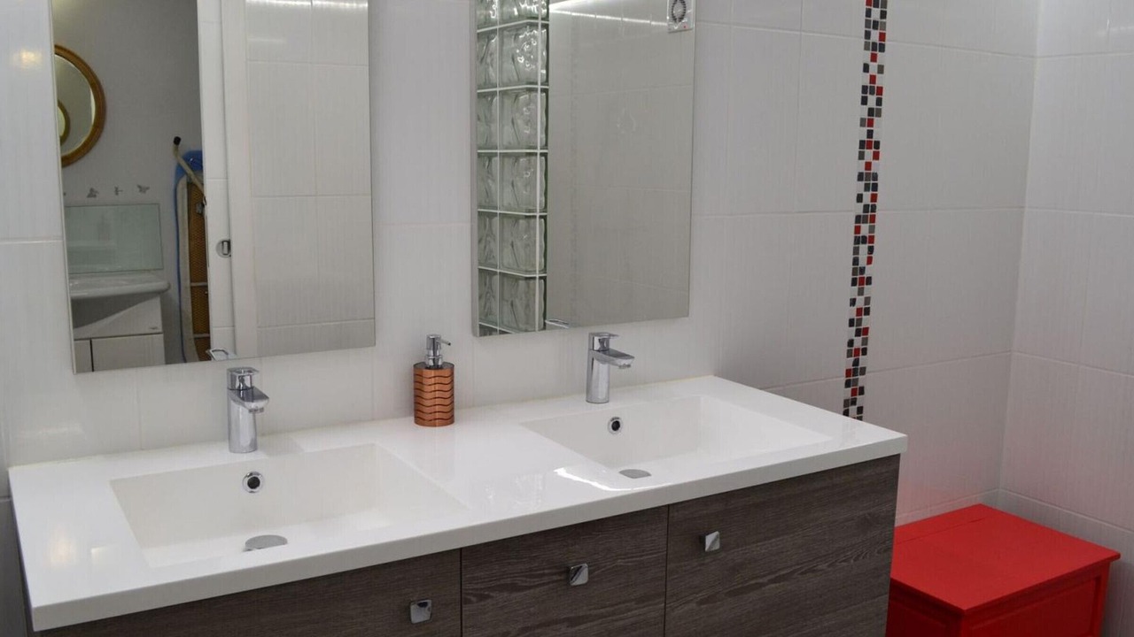 Photo of Bathroom in Saint-Sulpice-de-Cognac