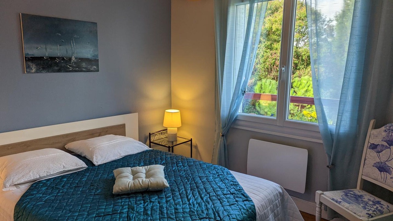 Photo of Bedroom in Barbezieux-Saint-Hilaire