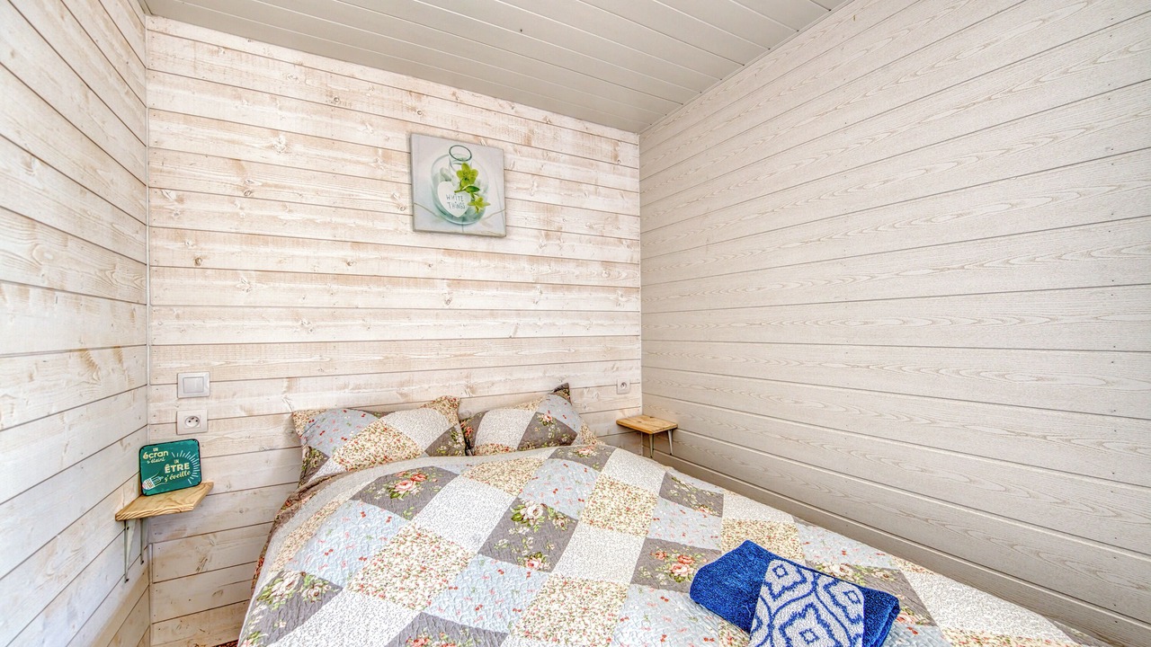 Photo of Bedroom in Vertheuil