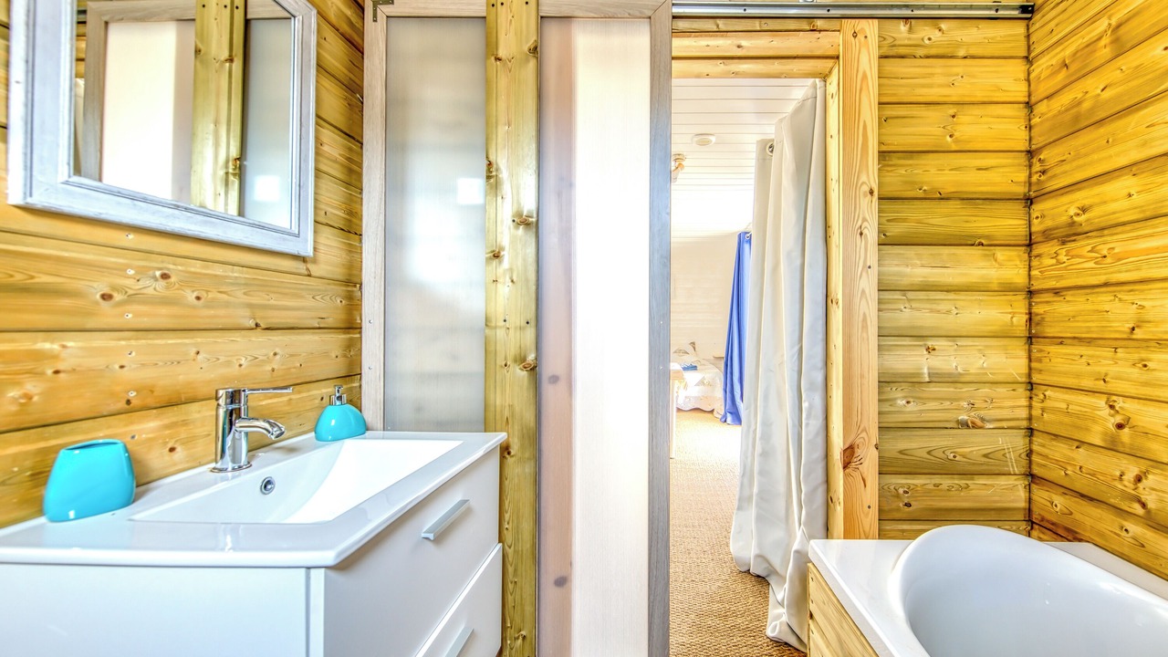 Photo of Bathroom in Vertheuil