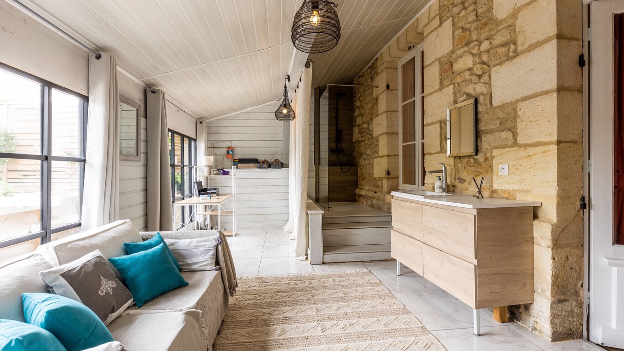 Photo of Livingroom in Vertheuil