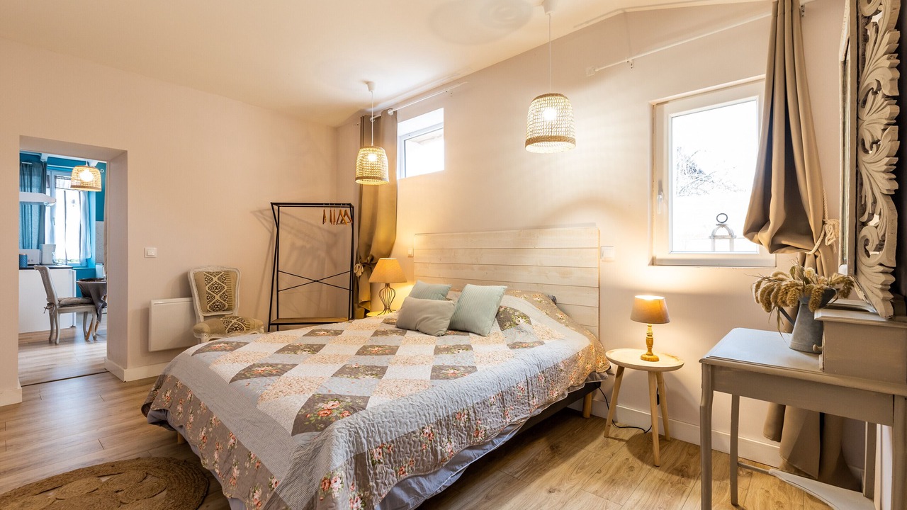 Photo of Bedroom in Vertheuil