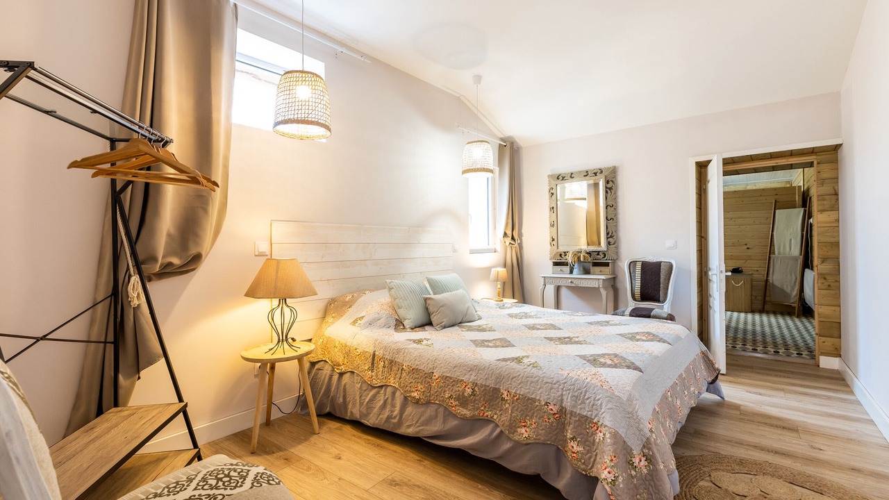 Photo of Bedroom in Vertheuil