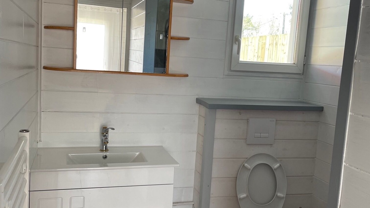 Photo of Bathroom in Grayan-Et-L'Hopital
