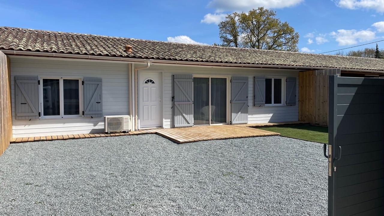 Photo of Outdoor in Grayan-Et-L'Hopital