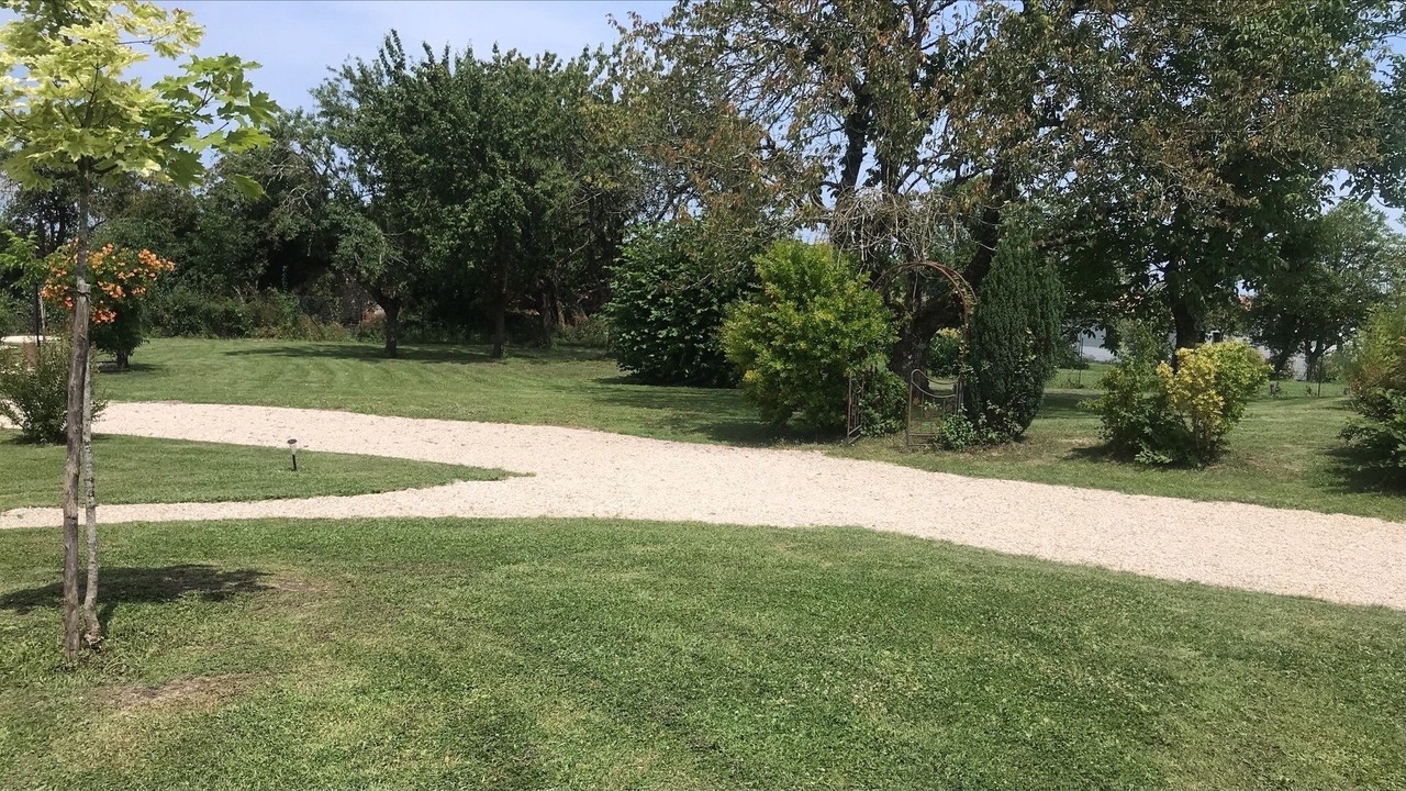 Photo of Outdoor in Boisne-la-Tude