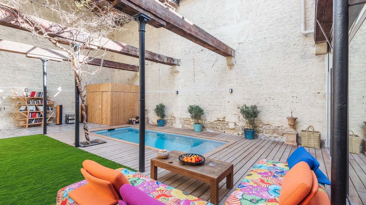 Photo of Outdoor in Chartrons