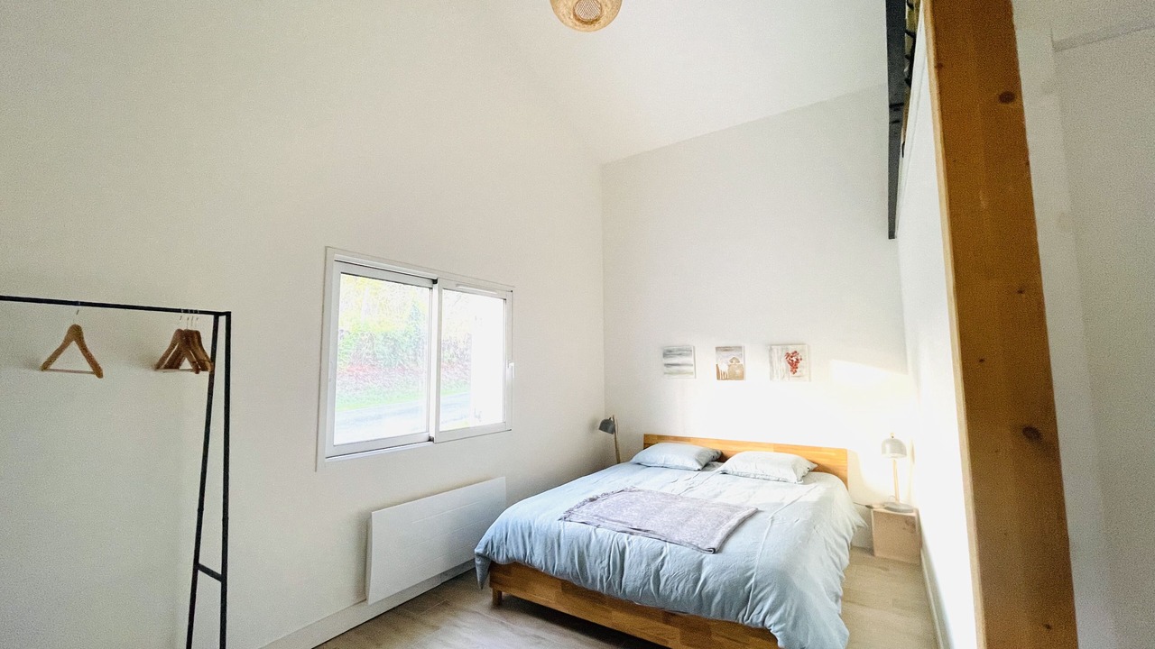 Photo of Bedroom in Les Salles-De-Castillon