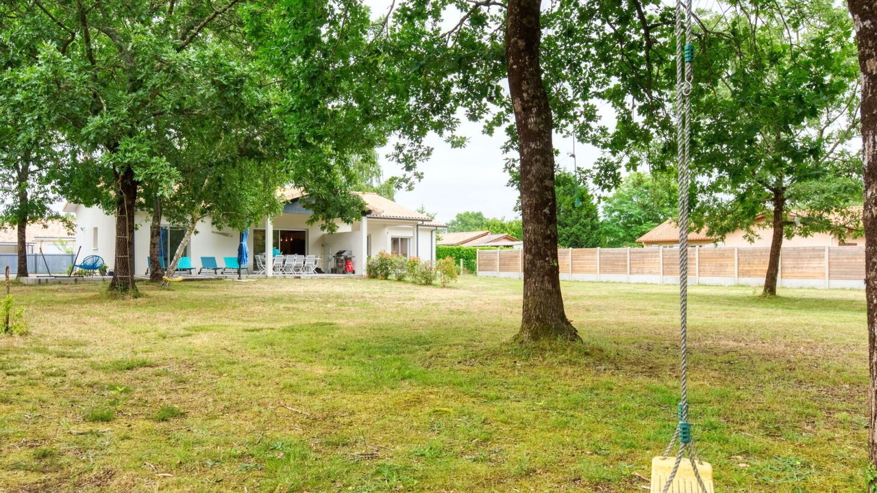 Photo of Others in Grayan-Et-L'Hopital