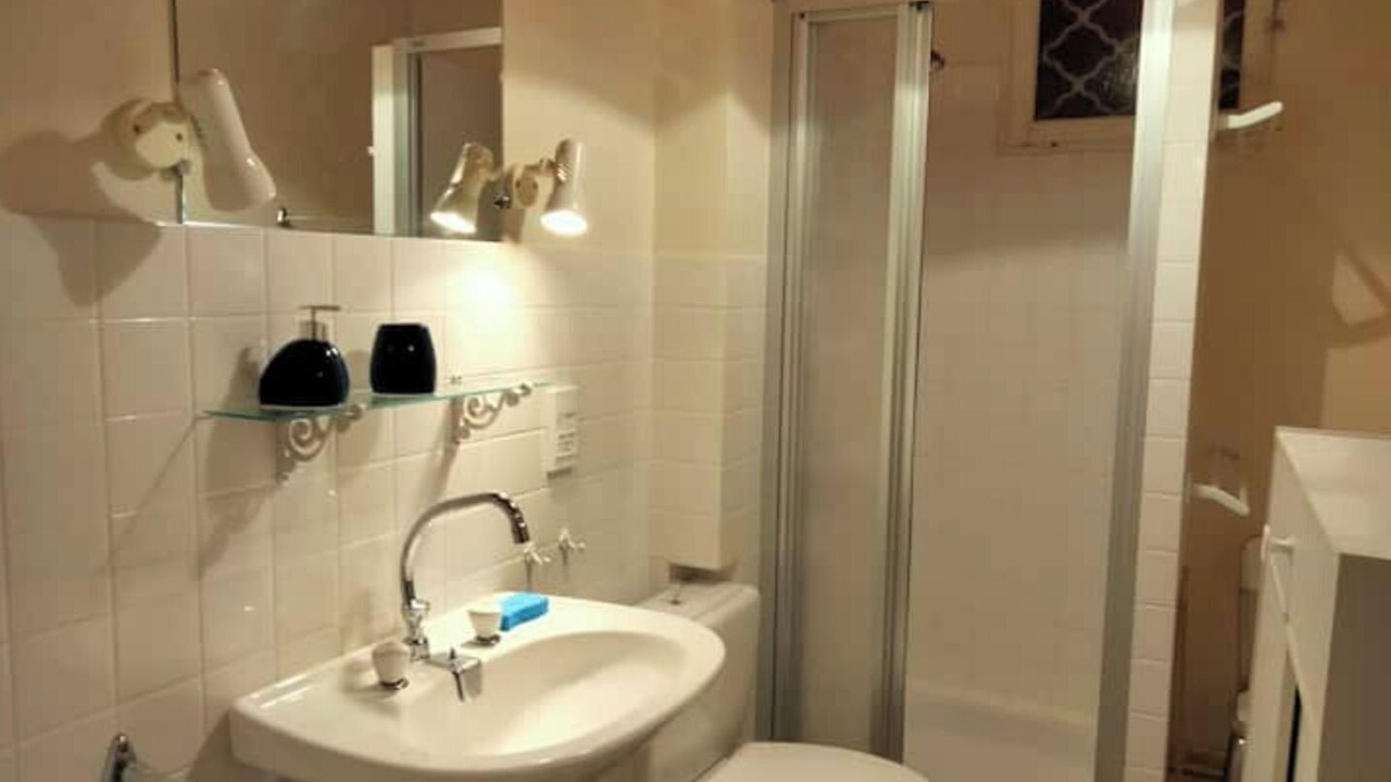 Photo of Bathroom in La Peruse