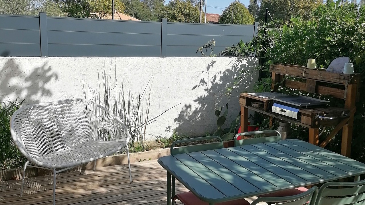 Photo of Outdoor in Ambares-et-Lagrave
