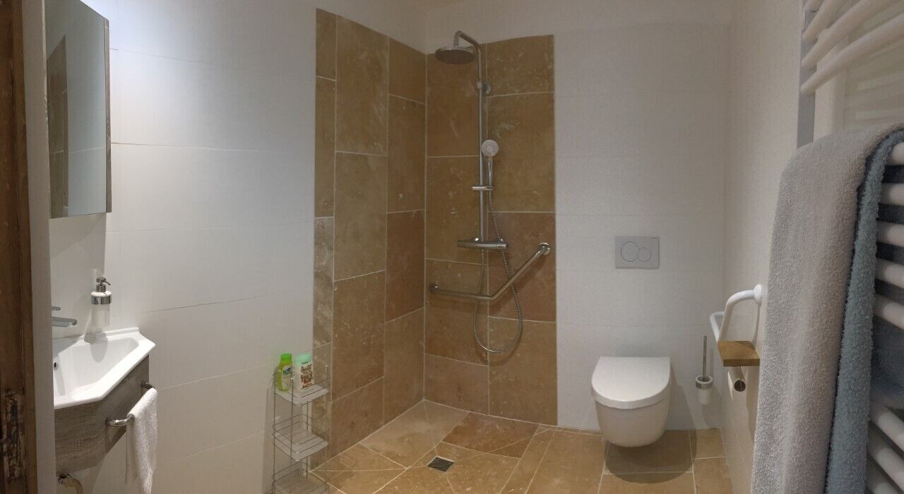 Photo of Bathroom in Saint-Antoine-Cumond