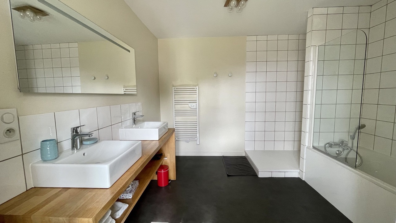 Photo of Bathroom in Puilboreau