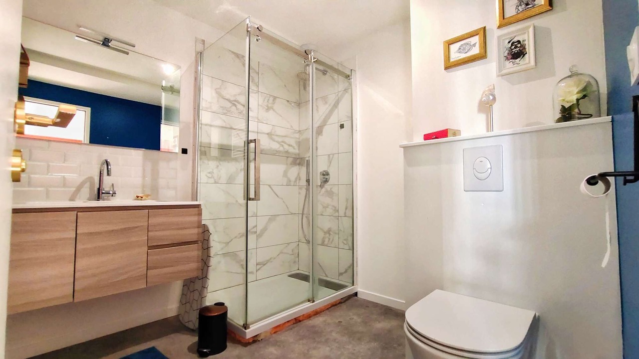 Photo of Bathroom in North district