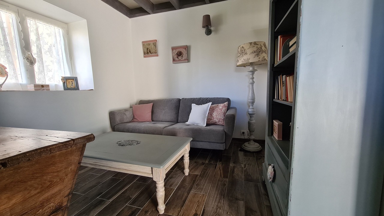 Photo of Livingroom in Saint-Pantaleon-de-Larche
