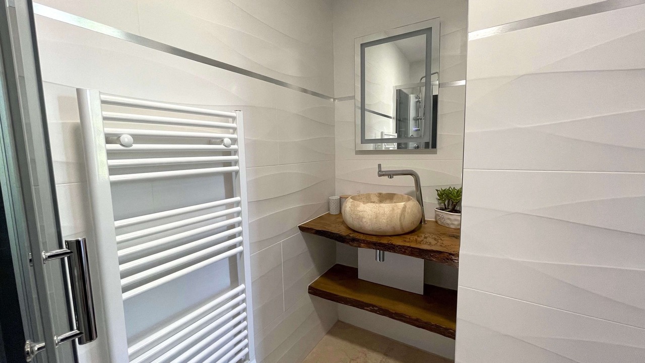 Photo of Bathroom in La Sauve