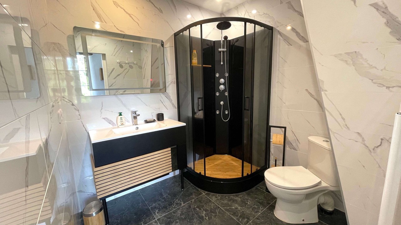 Photo of Bathroom in La Sauve