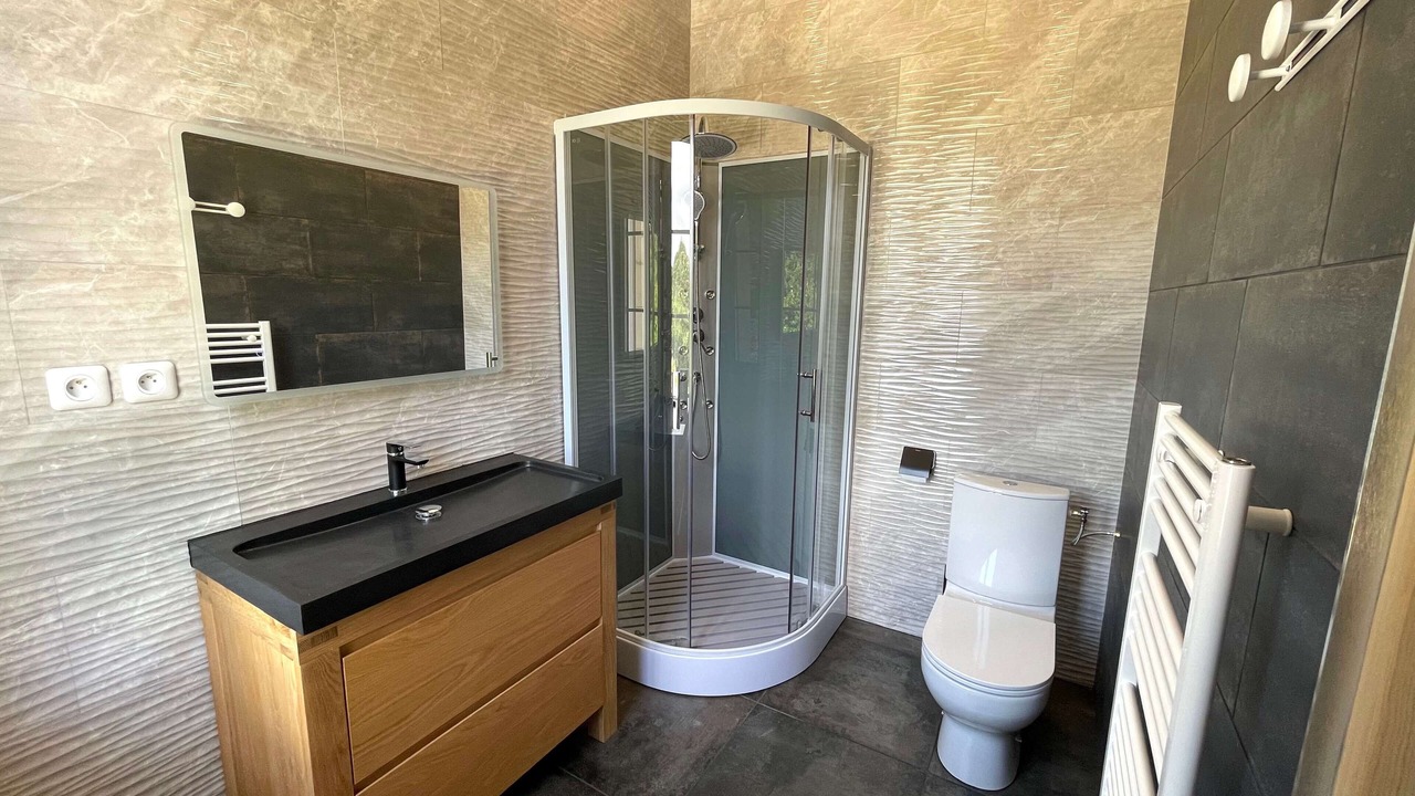 Photo of Bathroom in La Sauve