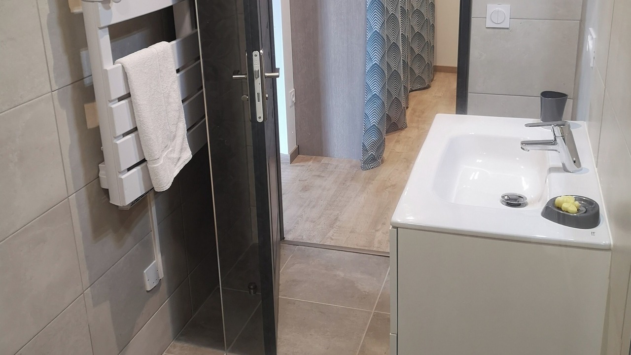 Photo of Bathroom in Limendous