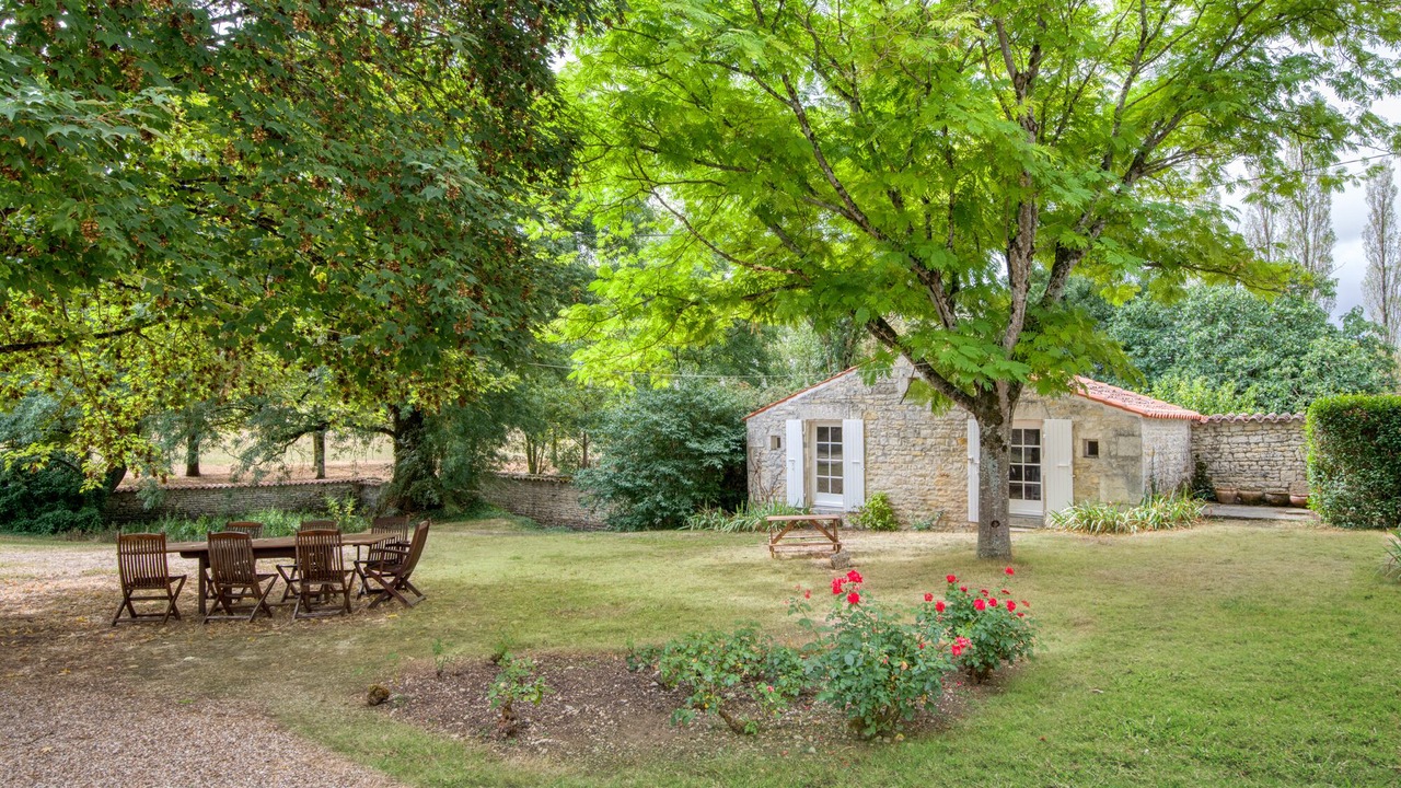 Photo of Outdoor in Vouhe