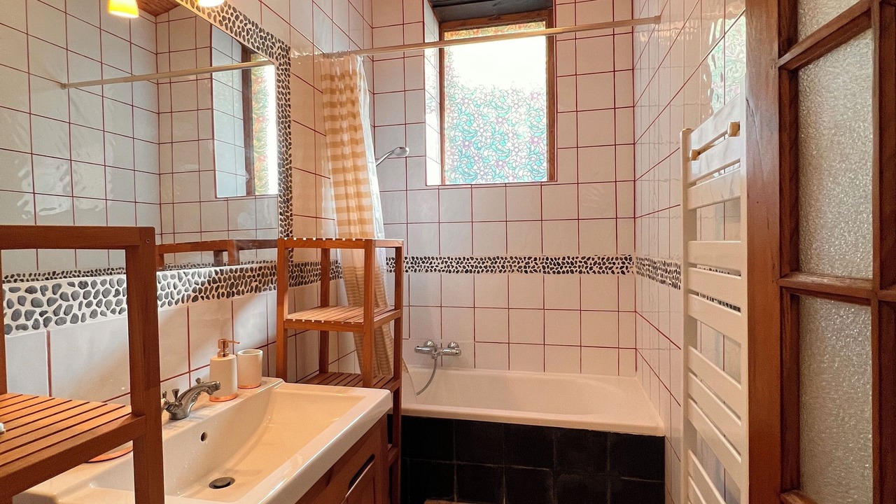 Photo of Bathroom in La Chapelle-Aubareil