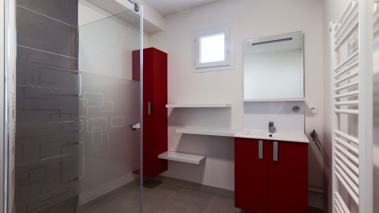 Photo of Bathroom in Cenon