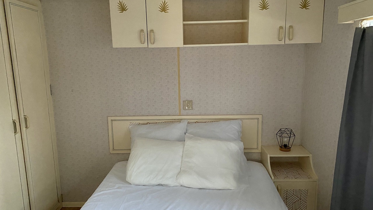 Photo of Bedroom in Genouille