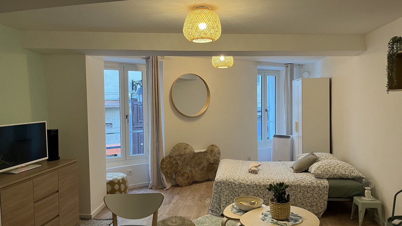 Photo of Bedroom in Hyeres City Centre