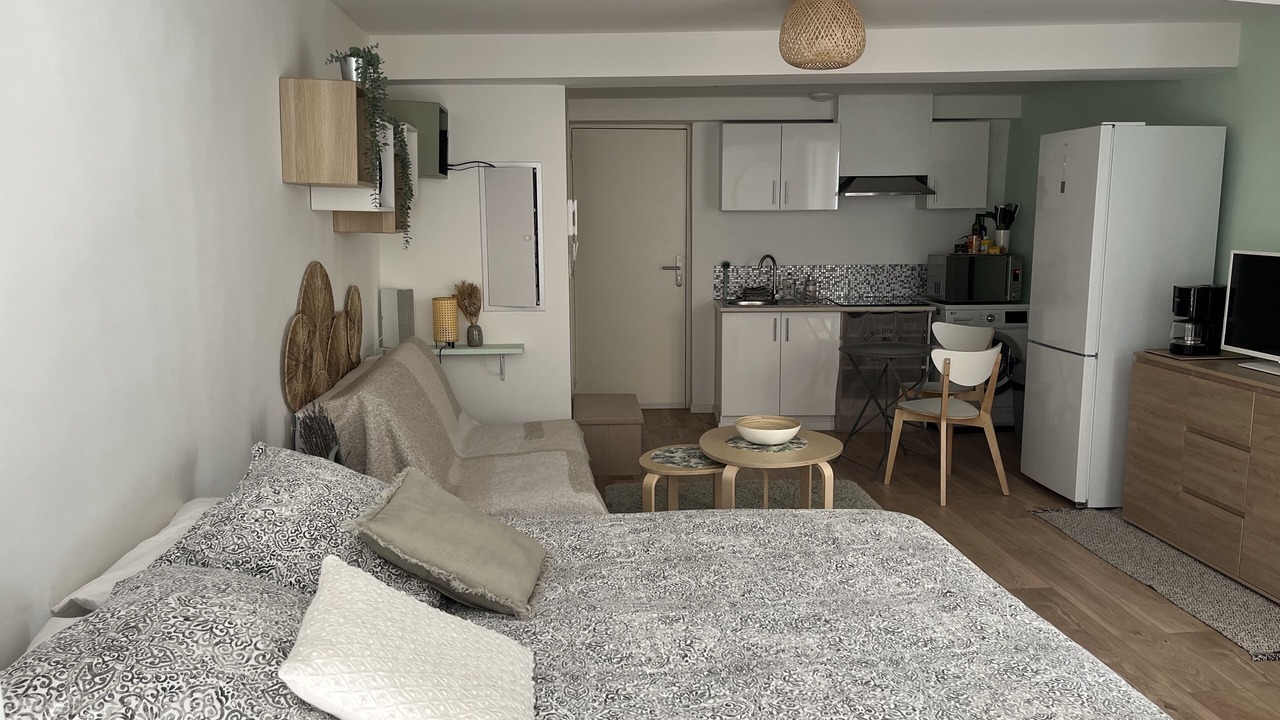 Photo of Bedroom in Hyeres City Centre
