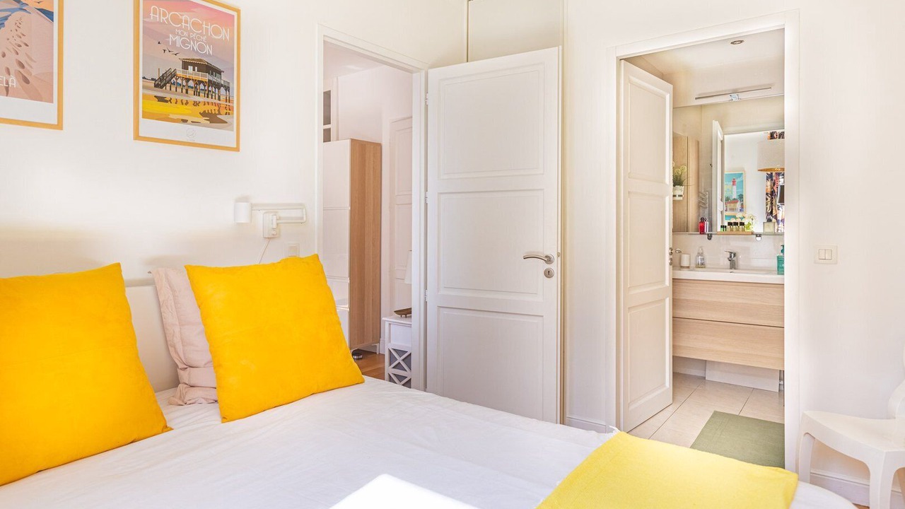 Photo of Bedroom in Bordeaux City Centre