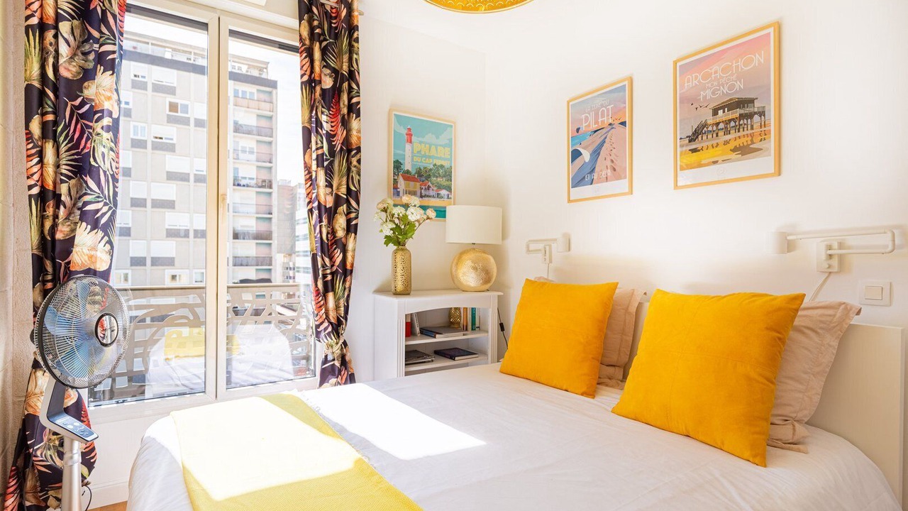 Photo of Bedroom in Bordeaux City Centre
