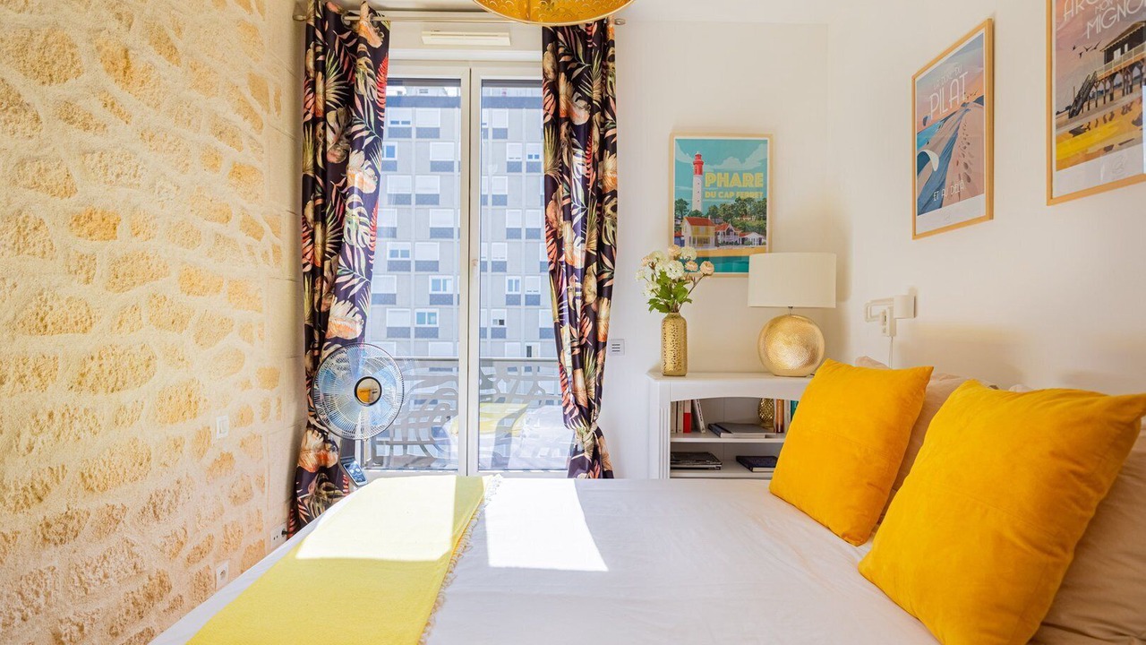 Photo of Bedroom in Bordeaux City Centre