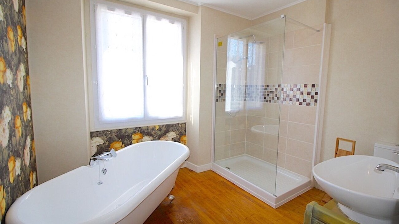 Photo of Bathroom in Beaumont-du-Perigord